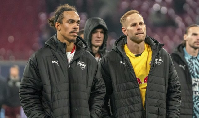 Peter Gulacsi und Yussuf Poulsen von RB Leipzig