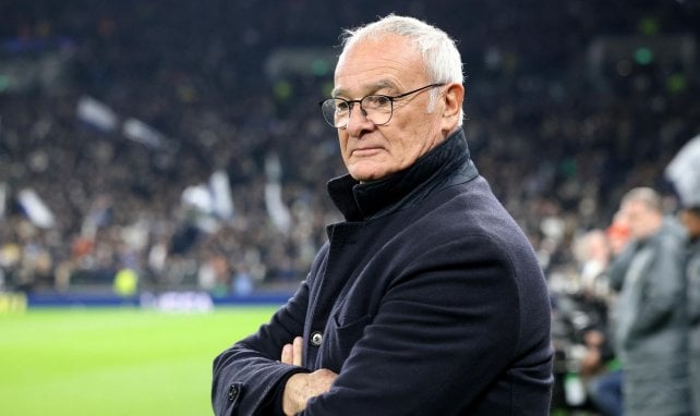 Ranieri verschränkt die Arme