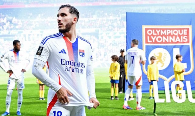 Rayan Cherki im Trikot von Olympique Lyon.