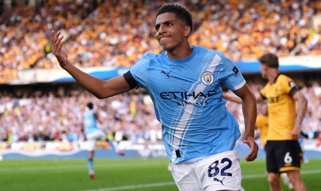 Rico Lewis im Trikot von Manchester City