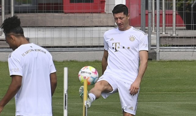 Robert Lewandowski jongliert lustlos den Ball