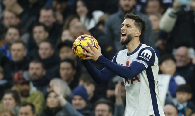 Rodrigo Bentancur im Trikot von Tottenham Hotspur