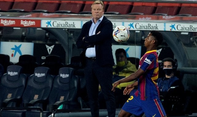 Ronald Koeman beobachtet Ansu Fati