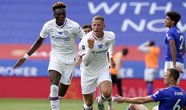 Ross Barkley bejubelt einen Chelsea-Treffer