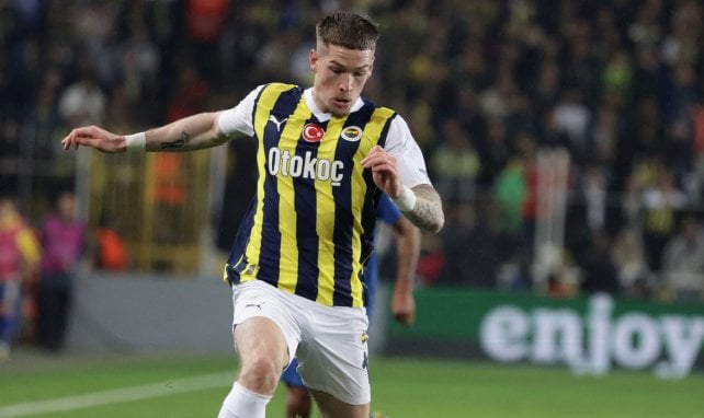 Ryan Kent im Fener-Trikot