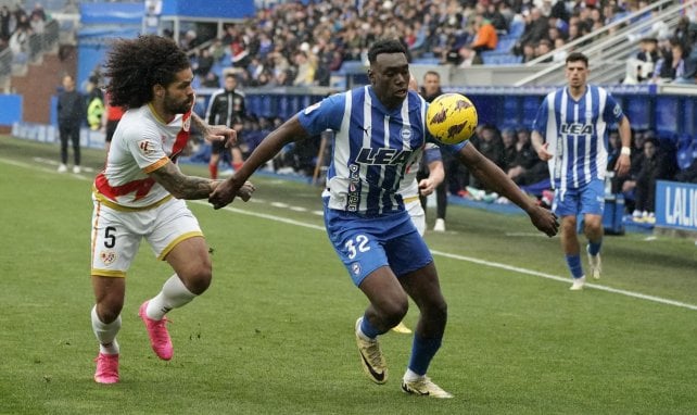 Samuel Omorodion behauptet den Ball