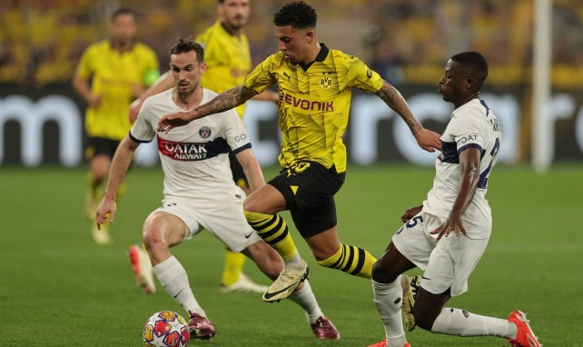 Jadon Sancho im Dribbling