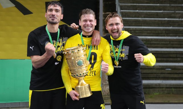 Marcel Schmelzer (r.) freut sich mit Mats Hummels und Lukas Piszczek
