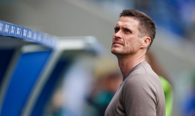 Sebastian Kehl schaut kritisch nach oben