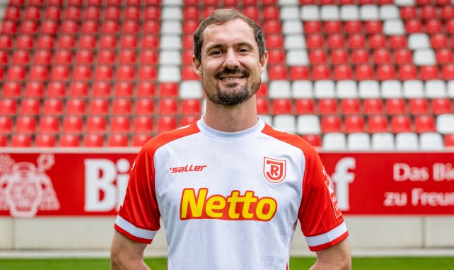 Sebastian Nachreiner im Trikot von Jahn Regensburg