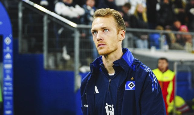 Sebastian Schonlau bleibt beim Hamburger SV aktuell nur der Platz auf der Bank