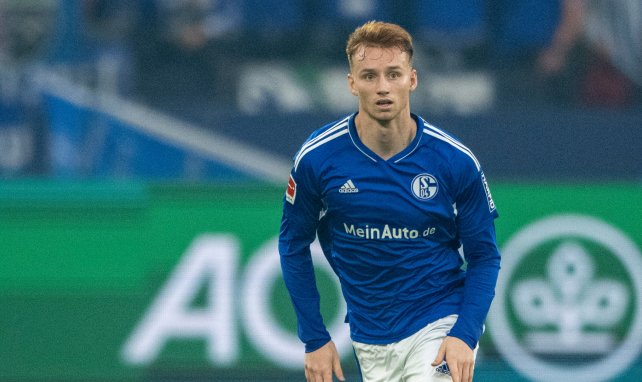 Schalke: Van den Berg droht lange Pause
