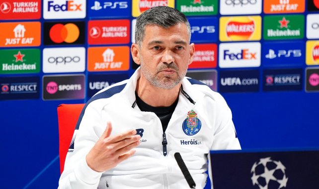 Sérgio Conceição auf einer Pressekonferenz