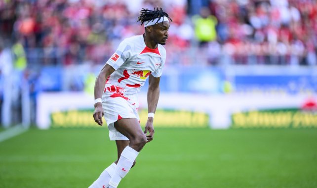 Mohamed Simakan im Trikot von RB Leipzig