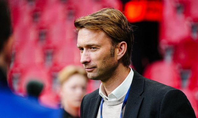 Simon Rolfes im Anzug