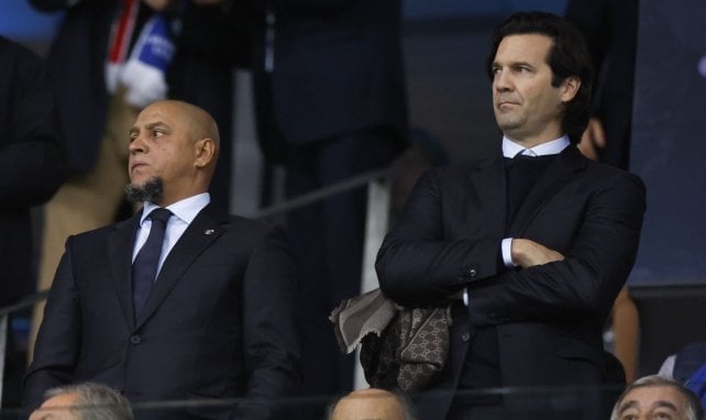 Santiago Solari und Roberto Carlos auf der Tribüne
