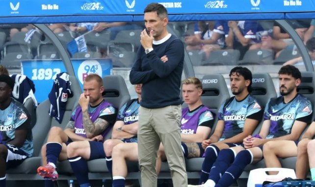 Stefan Leitl vor der Hertha-Bank