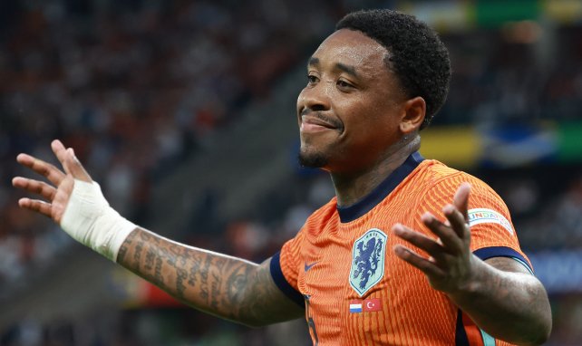 Steven Bergwijn im Einsatz bei der Europameisterschaft