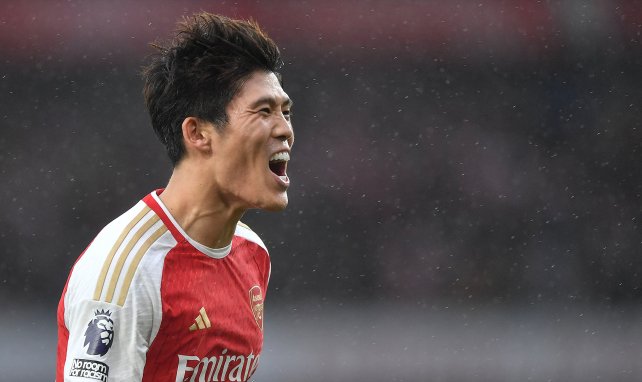 Takehiro Tomiyasu freut sich über ein Arsenal-Tor