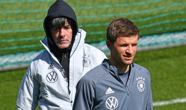 Bundestrainer Joachim Löw (l.) und Thomas Müller