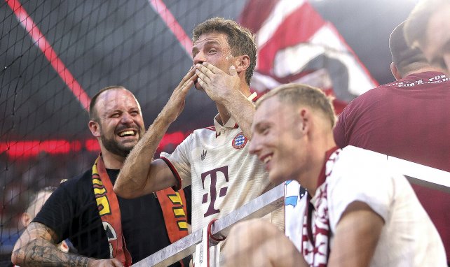 Thomas Müller lässt sich feiern