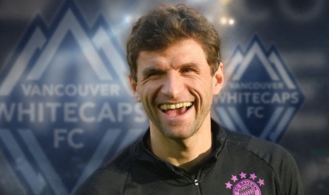 Thomas Müller vor dem Logo der Vancouver Whitecaps