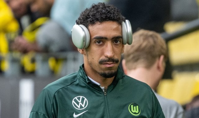Tiago Tomas mit großen Kopfhörern