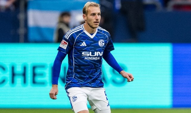 Timo Becker im S04-Trikot