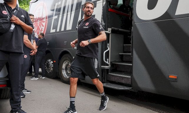Trapp steigt aus dem Bus