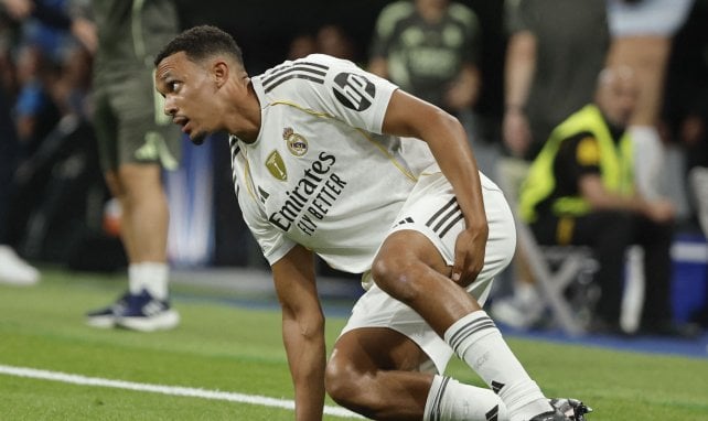 Trent Alexander-Arnold hat Aua links hinten
