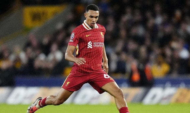 Trent Alexander-Arnold für Liverpool am Ball