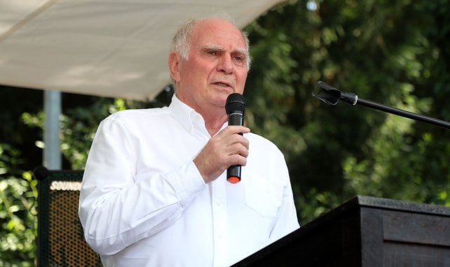 Uli Hoeneß am Mikrofon