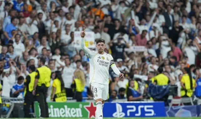 Fede Valverde zeigt auf
