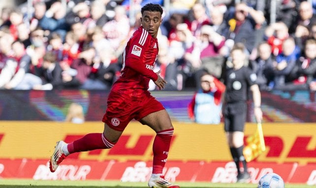 van Brederode schaut wie Özil