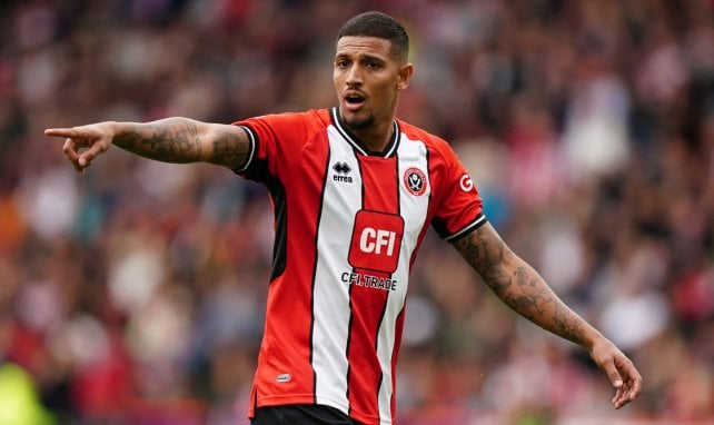 Vinicius de Souza Costa im Trikot von Sheffield United
