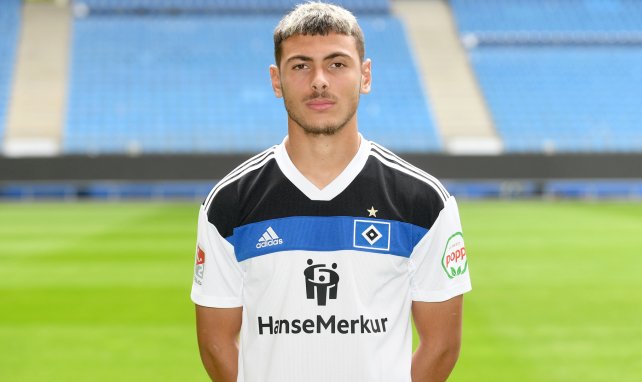 William Mikelbrencis im HSV-Trikot