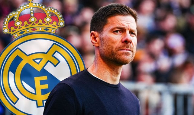 Xabi Alonso vor dem Real-Logo