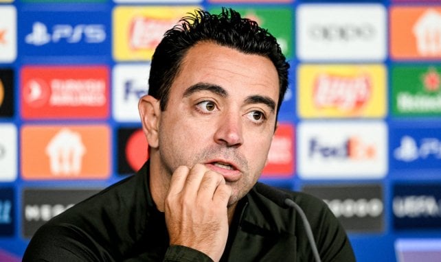 Xavi bei einer Pressekonferenz