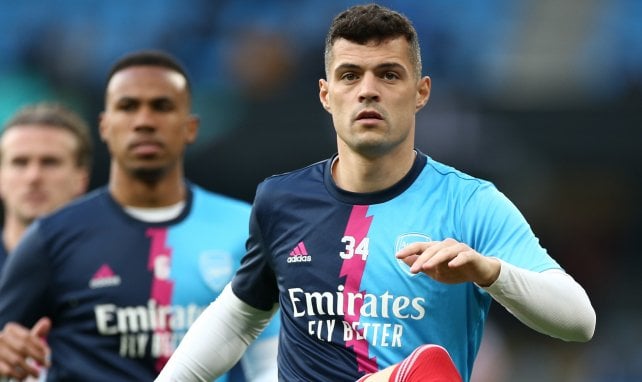 Granit Xhaka im Outfit des FC Arsenal