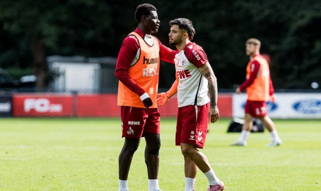 Jusuf Gazibegovic und Ragnar Ache klatschen sich ab