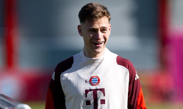 Kimmich lacht