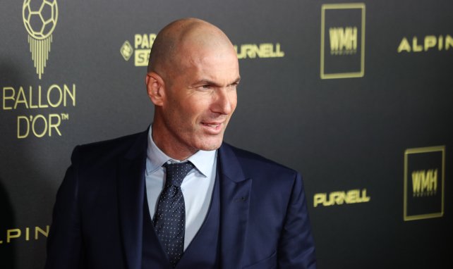 Zinedine Zidane im Blitzlichtgewitter